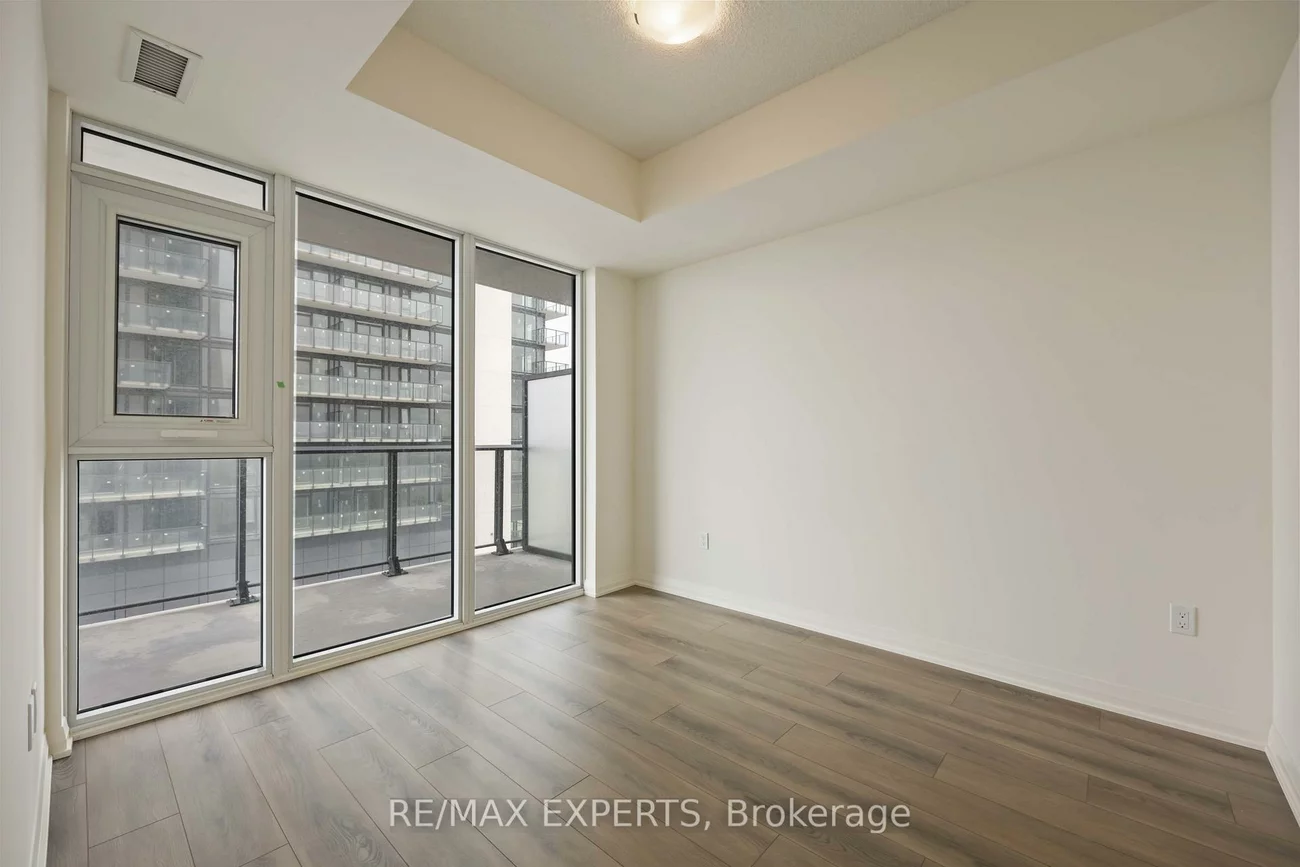 8960, Jane, Vellore Village, Vaughan