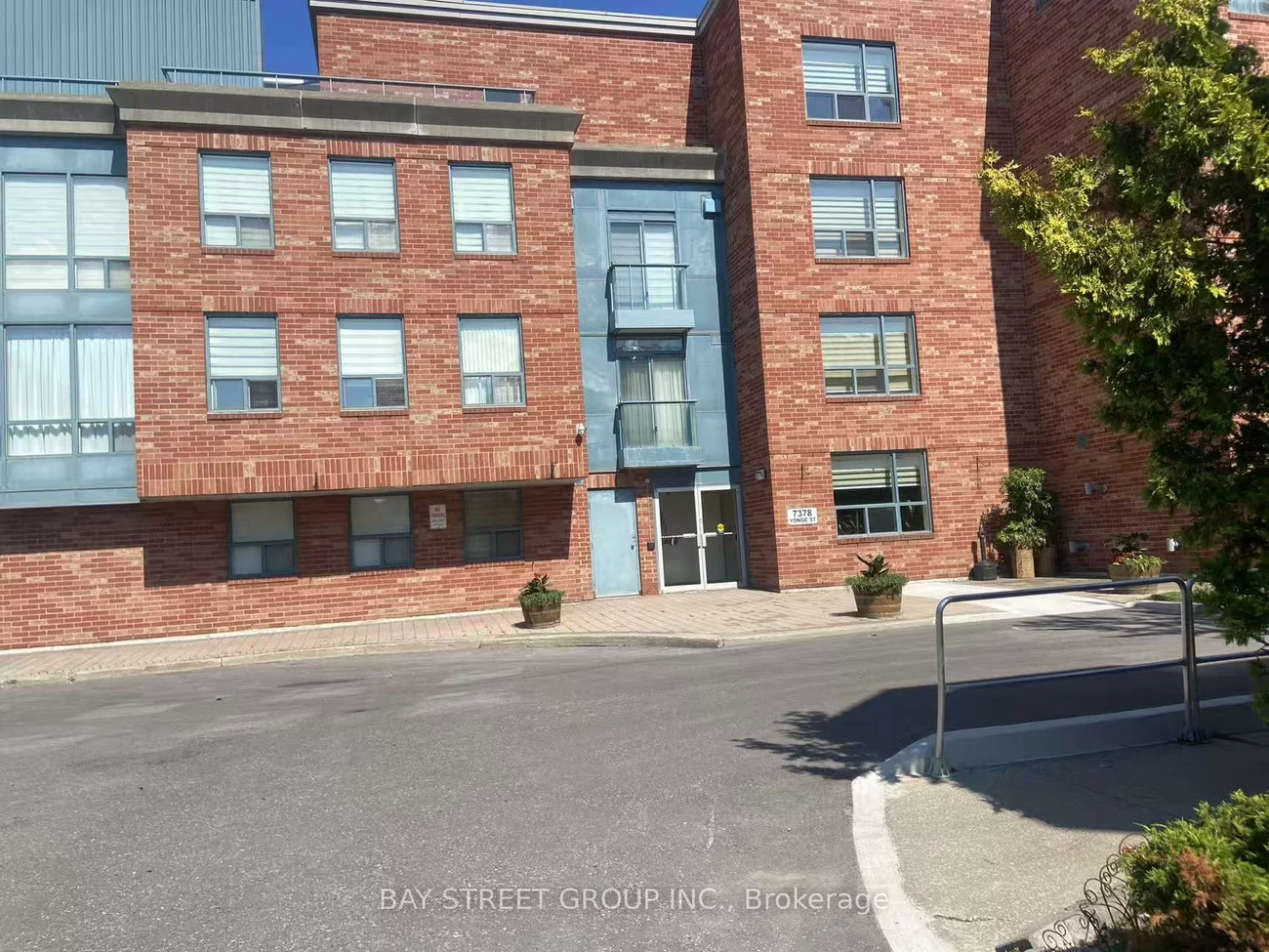 7378, Yonge, Crestwood-Springfarm-Yorkhill, Vaughan