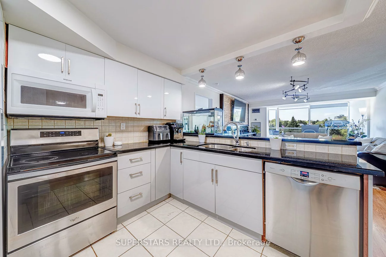 7300, Yonge, Crestwood-Springfarm-Yorkhill, Vaughan
