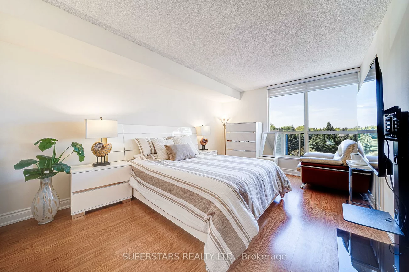 7300, Yonge, Crestwood-Springfarm-Yorkhill, Vaughan
