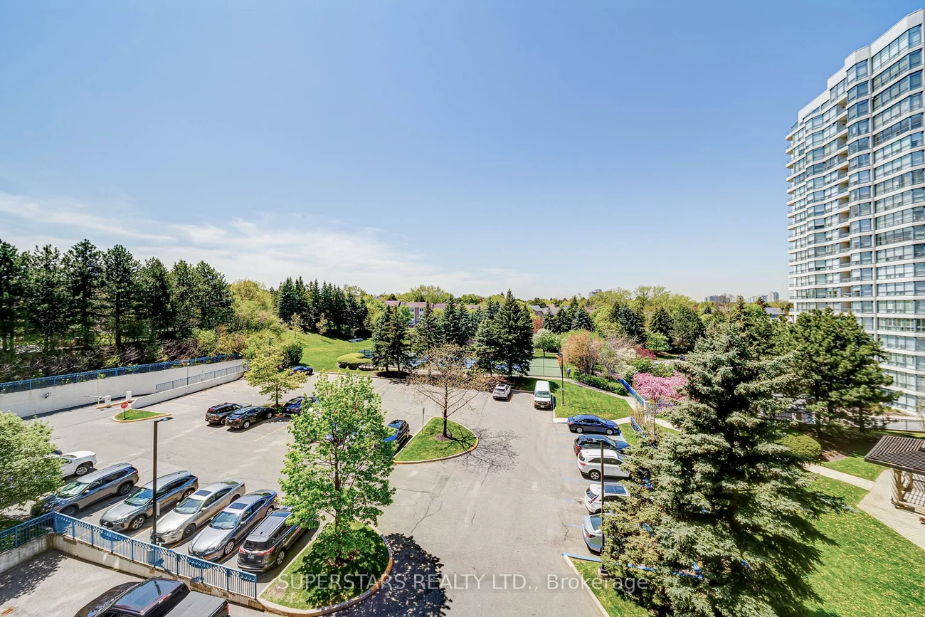 7300, Yonge, Crestwood-Springfarm-Yorkhill, Vaughan