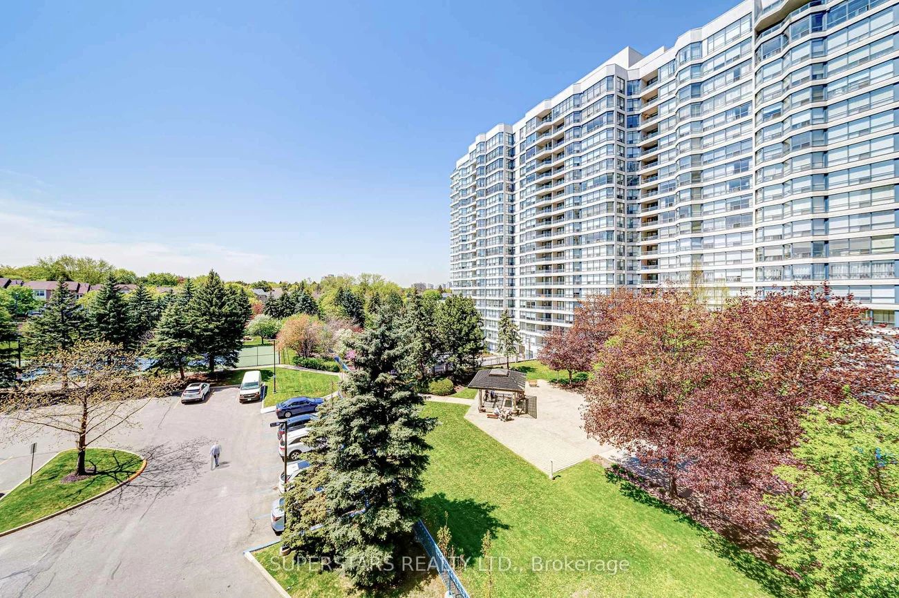7300, Yonge, Crestwood-Springfarm-Yorkhill, Vaughan