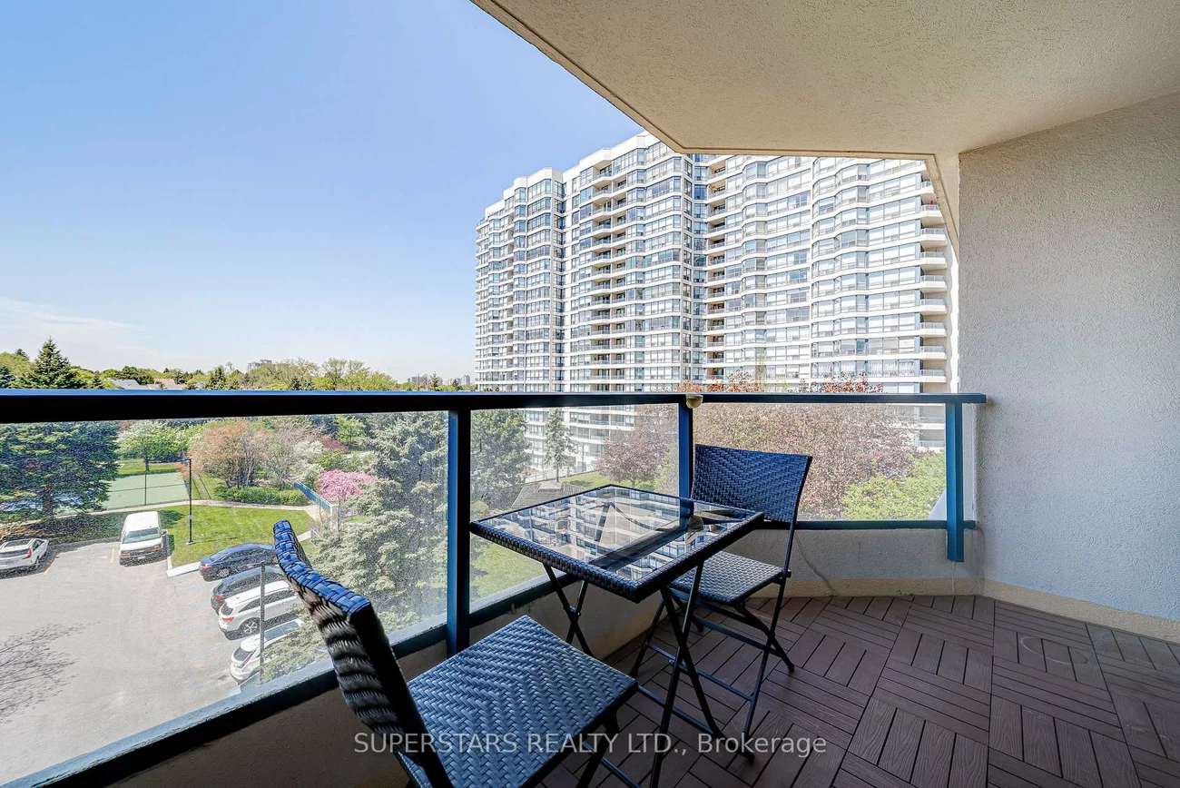 7300, Yonge, Crestwood-Springfarm-Yorkhill, Vaughan