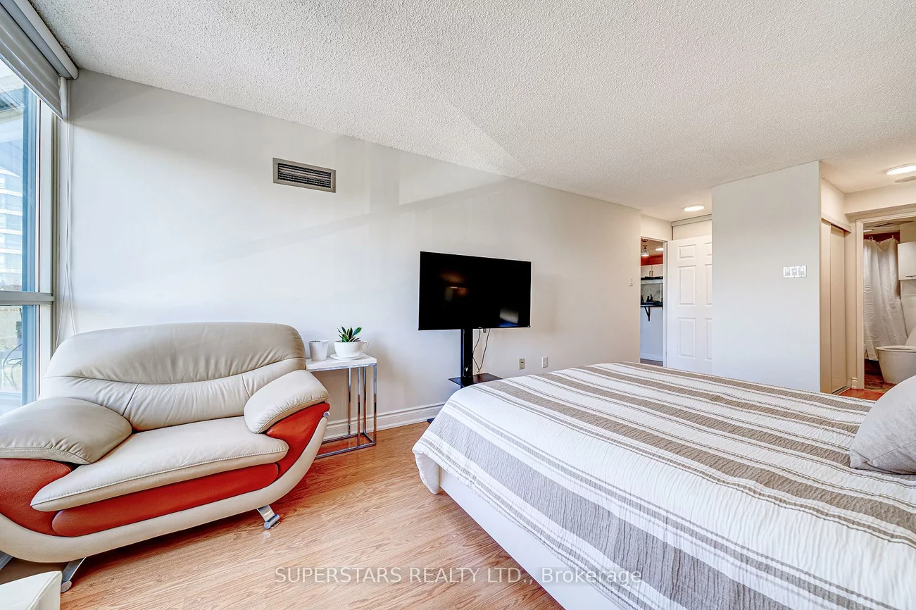 7300, Yonge, Crestwood-Springfarm-Yorkhill, Vaughan