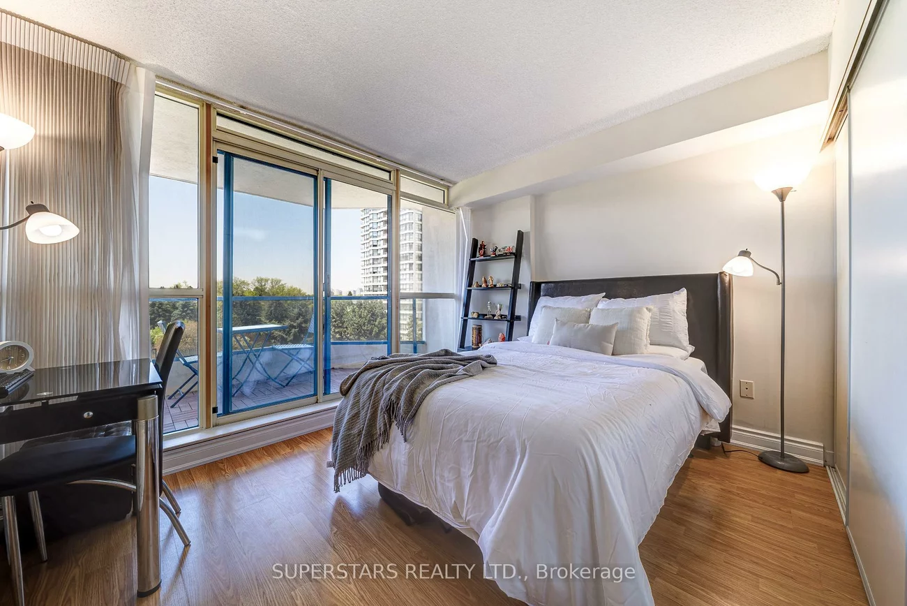 7300, Yonge, Crestwood-Springfarm-Yorkhill, Vaughan