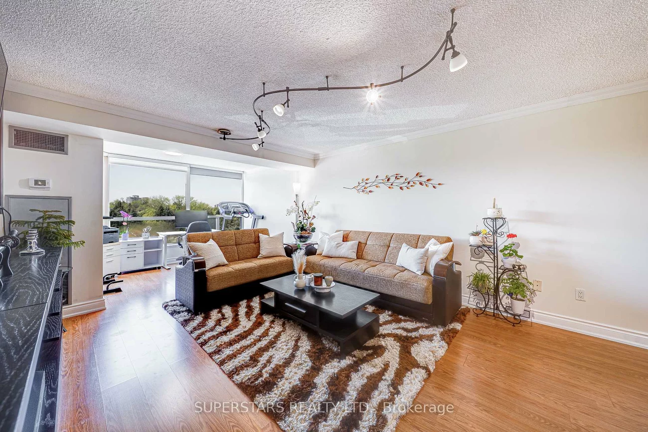 7300, Yonge, Crestwood-Springfarm-Yorkhill, Vaughan