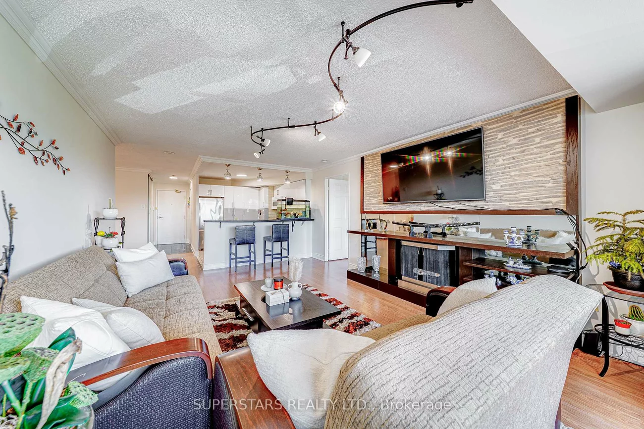 7300, Yonge, Crestwood-Springfarm-Yorkhill, Vaughan