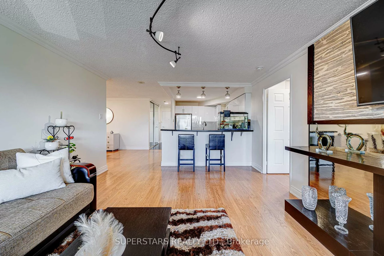 7300, Yonge, Crestwood-Springfarm-Yorkhill, Vaughan
