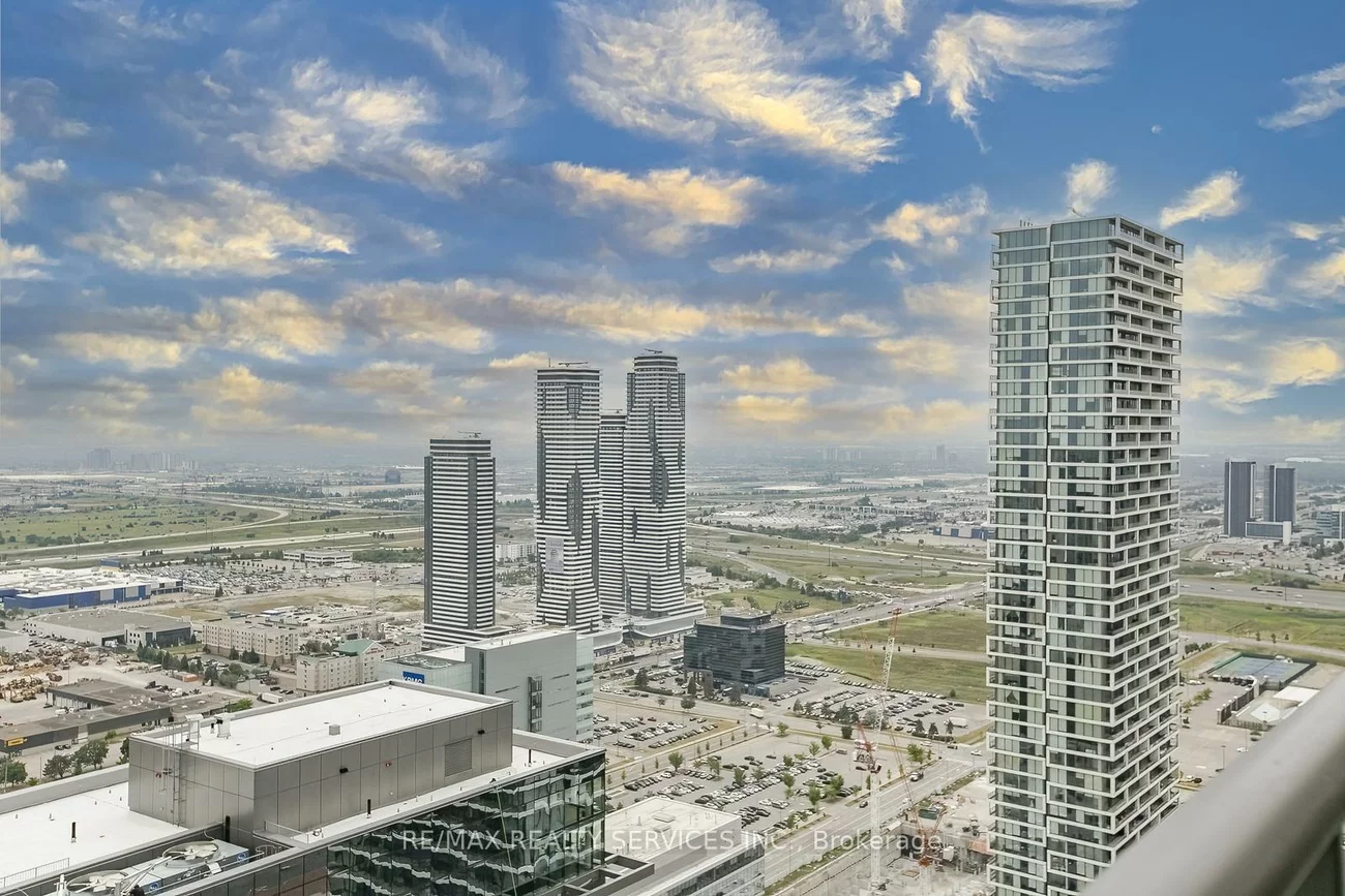 1000, Portage, Vaughan Corporate Centre, Vaughan