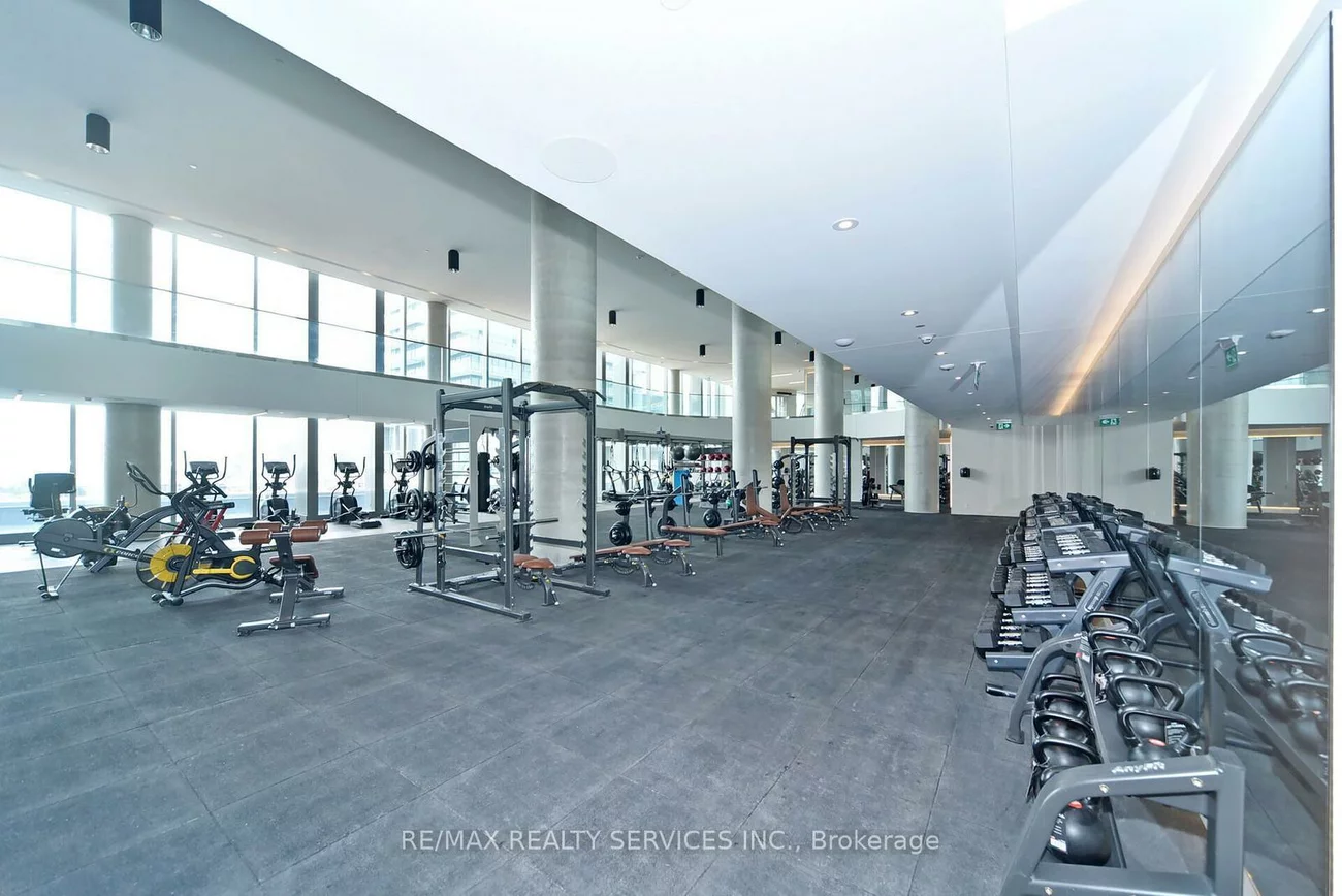 1000, Portage, Vaughan Corporate Centre, Vaughan