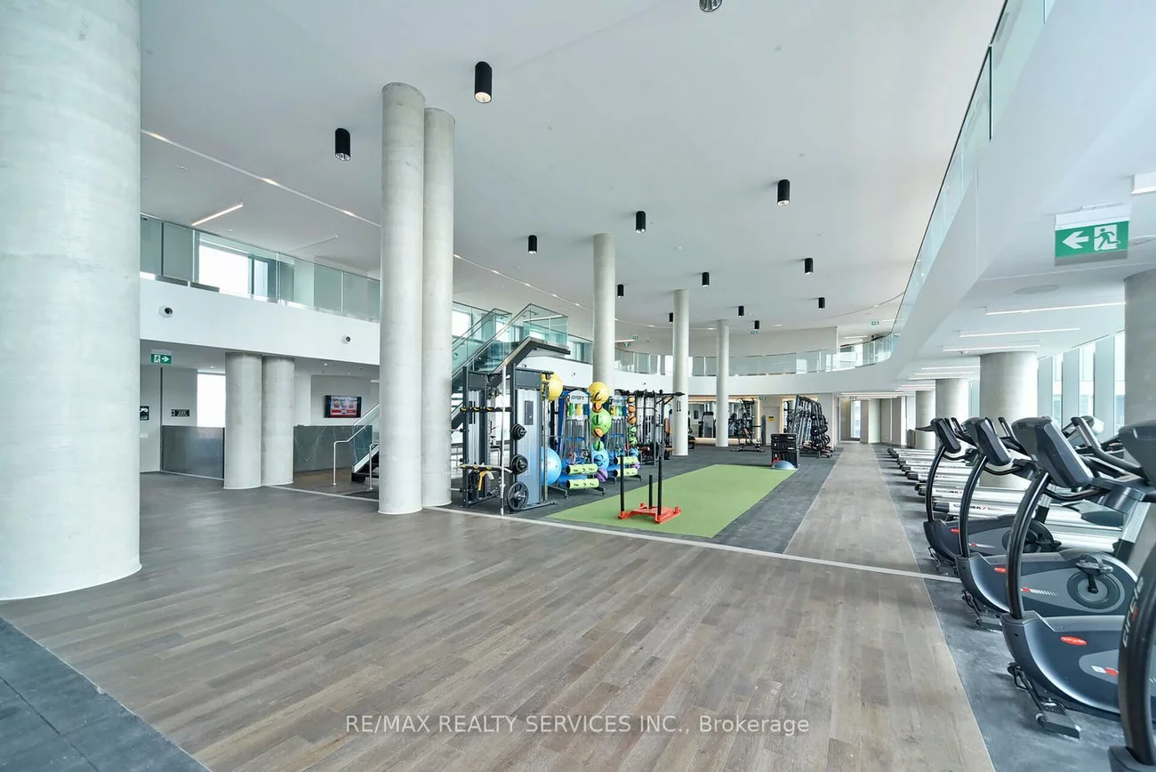 1000, Portage, Vaughan Corporate Centre, Vaughan