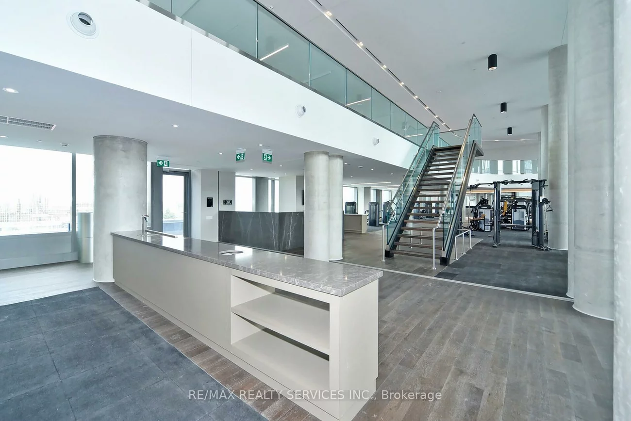 1000, Portage, Vaughan Corporate Centre, Vaughan