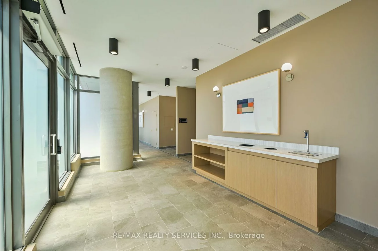 1000, Portage, Vaughan Corporate Centre, Vaughan