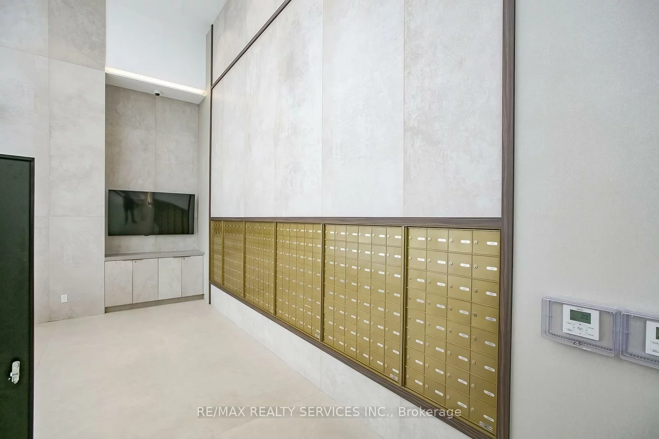 1000, Portage, Vaughan Corporate Centre, Vaughan