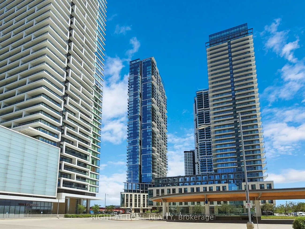 1000, Portage, Vaughan Corporate Centre, Vaughan