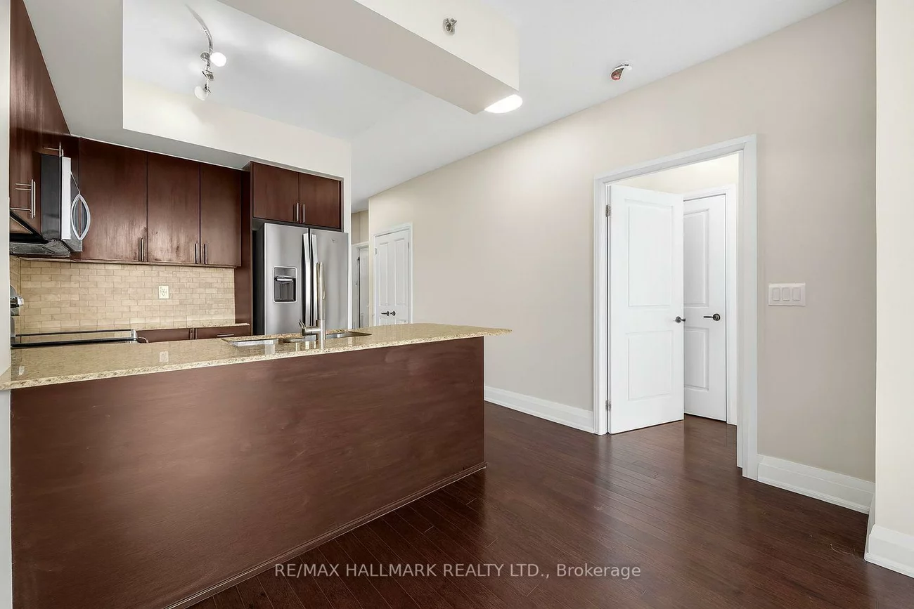 520, Steeles, Crestwood-Springfarm-Yorkhill, Vaughan
