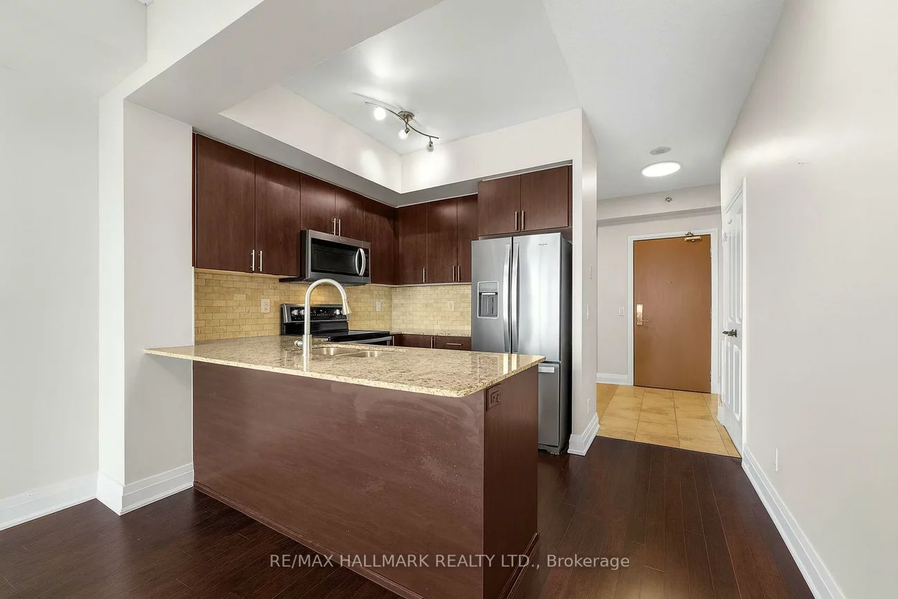 520, Steeles, Crestwood-Springfarm-Yorkhill, Vaughan