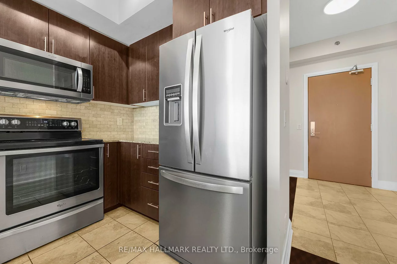 520, Steeles, Crestwood-Springfarm-Yorkhill, Vaughan