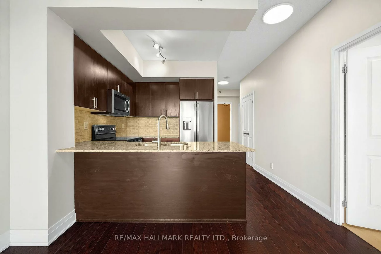 520, Steeles, Crestwood-Springfarm-Yorkhill, Vaughan