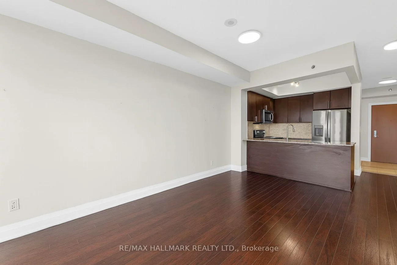 520, Steeles, Crestwood-Springfarm-Yorkhill, Vaughan