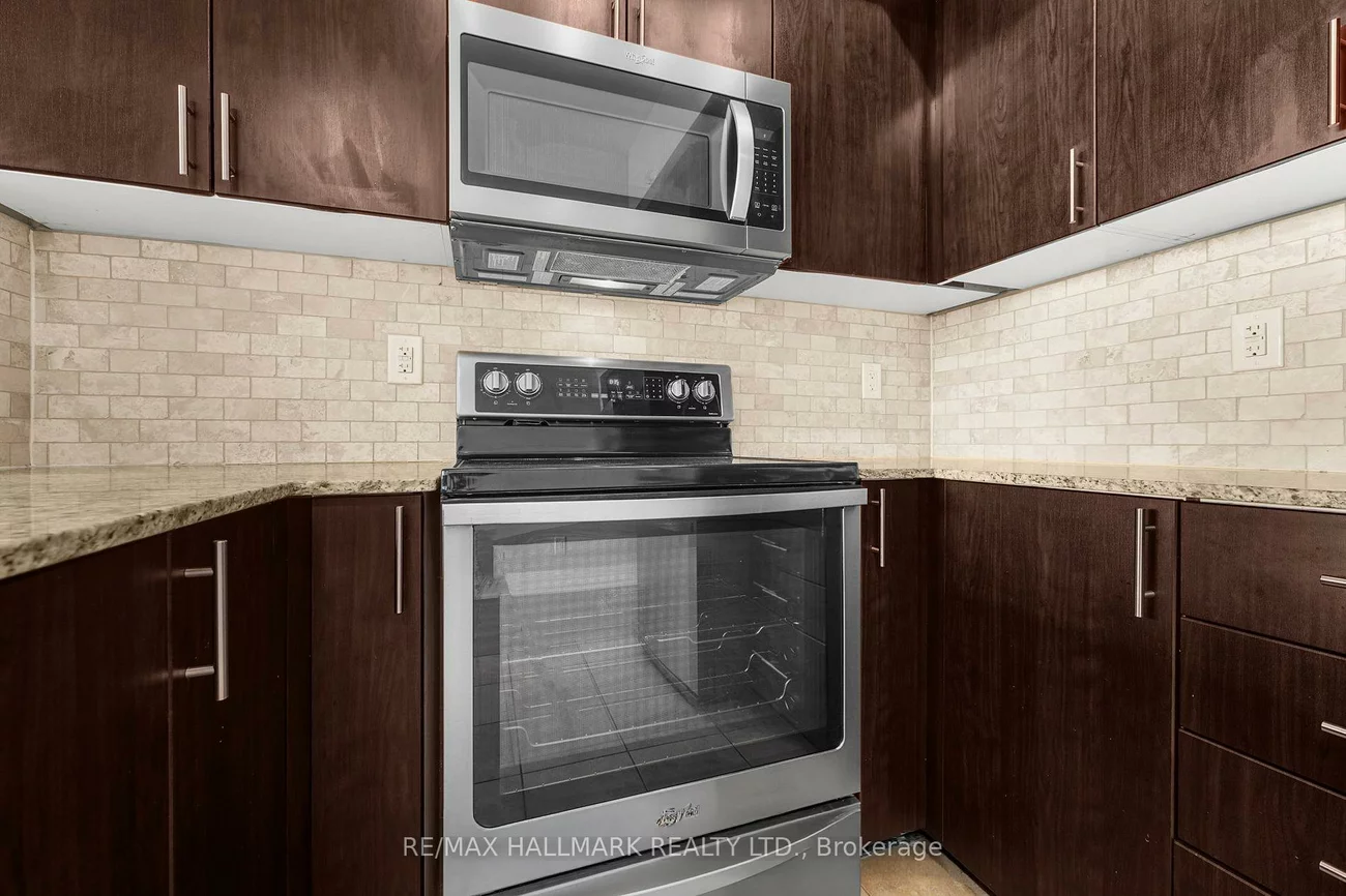 520, Steeles, Crestwood-Springfarm-Yorkhill, Vaughan