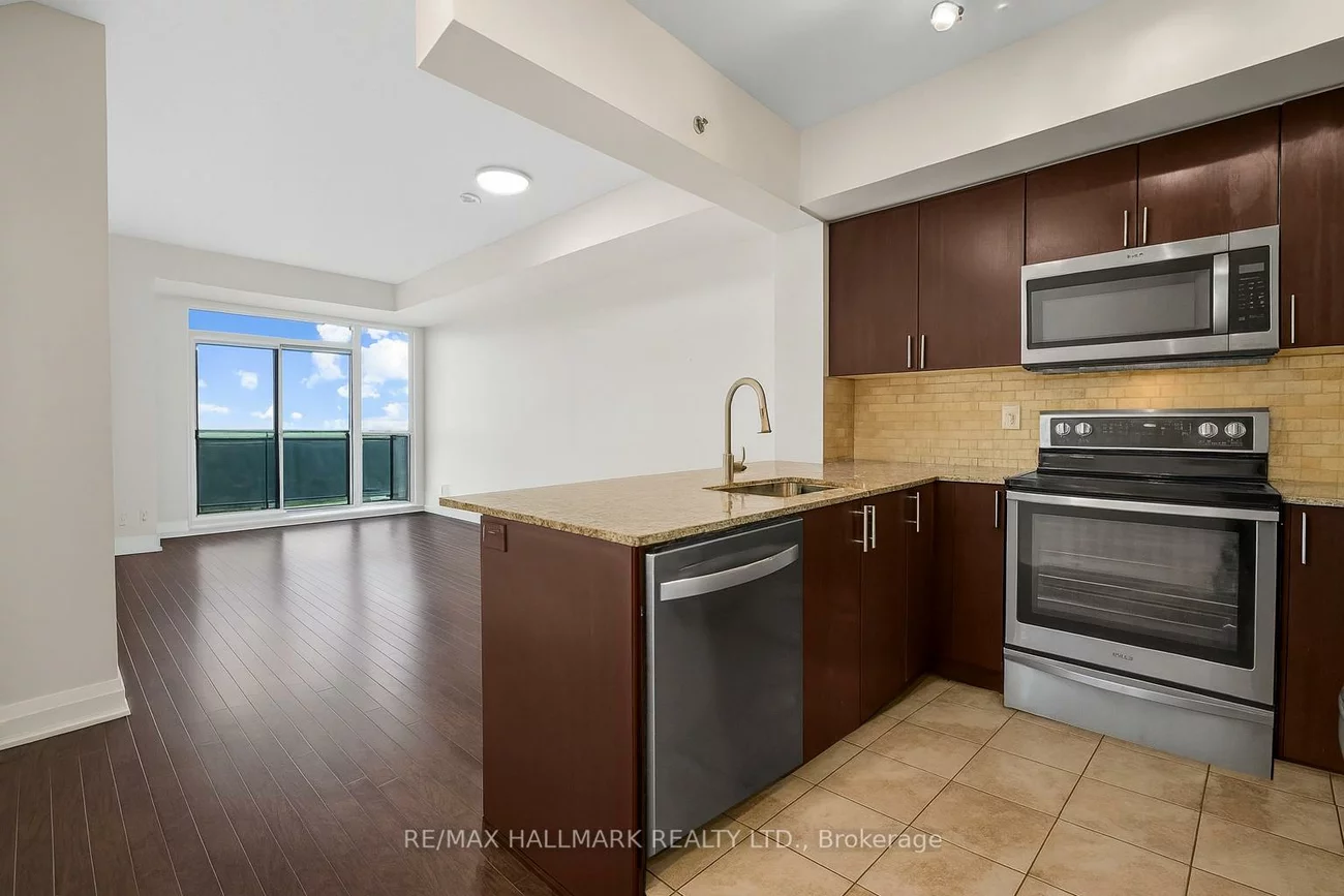 520, Steeles, Crestwood-Springfarm-Yorkhill, Vaughan