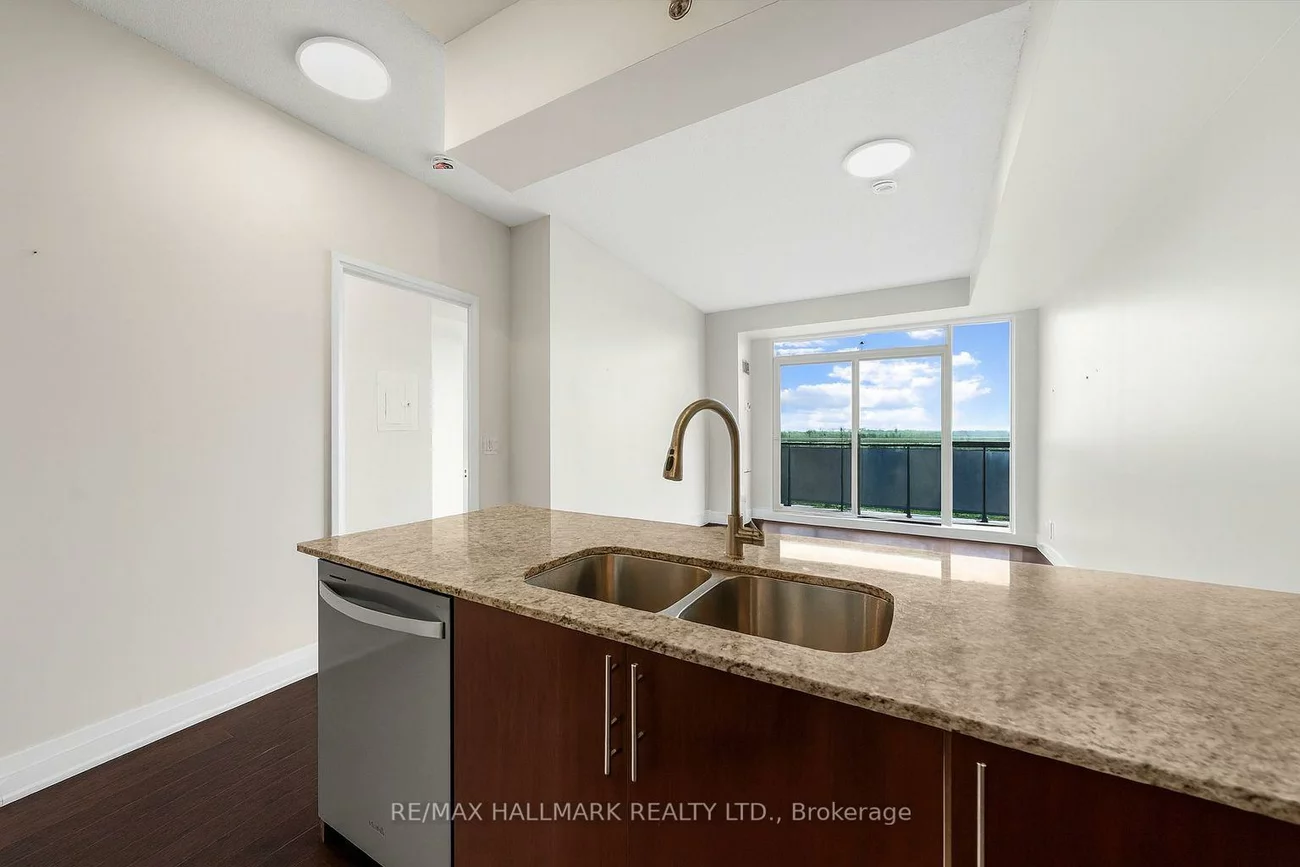 520, Steeles, Crestwood-Springfarm-Yorkhill, Vaughan