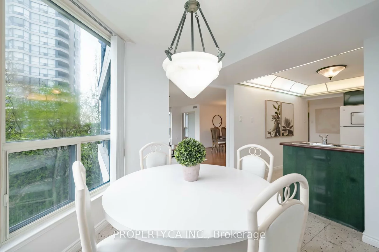 7300, Yonge, Crestwood-Springfarm-Yorkhill, Vaughan