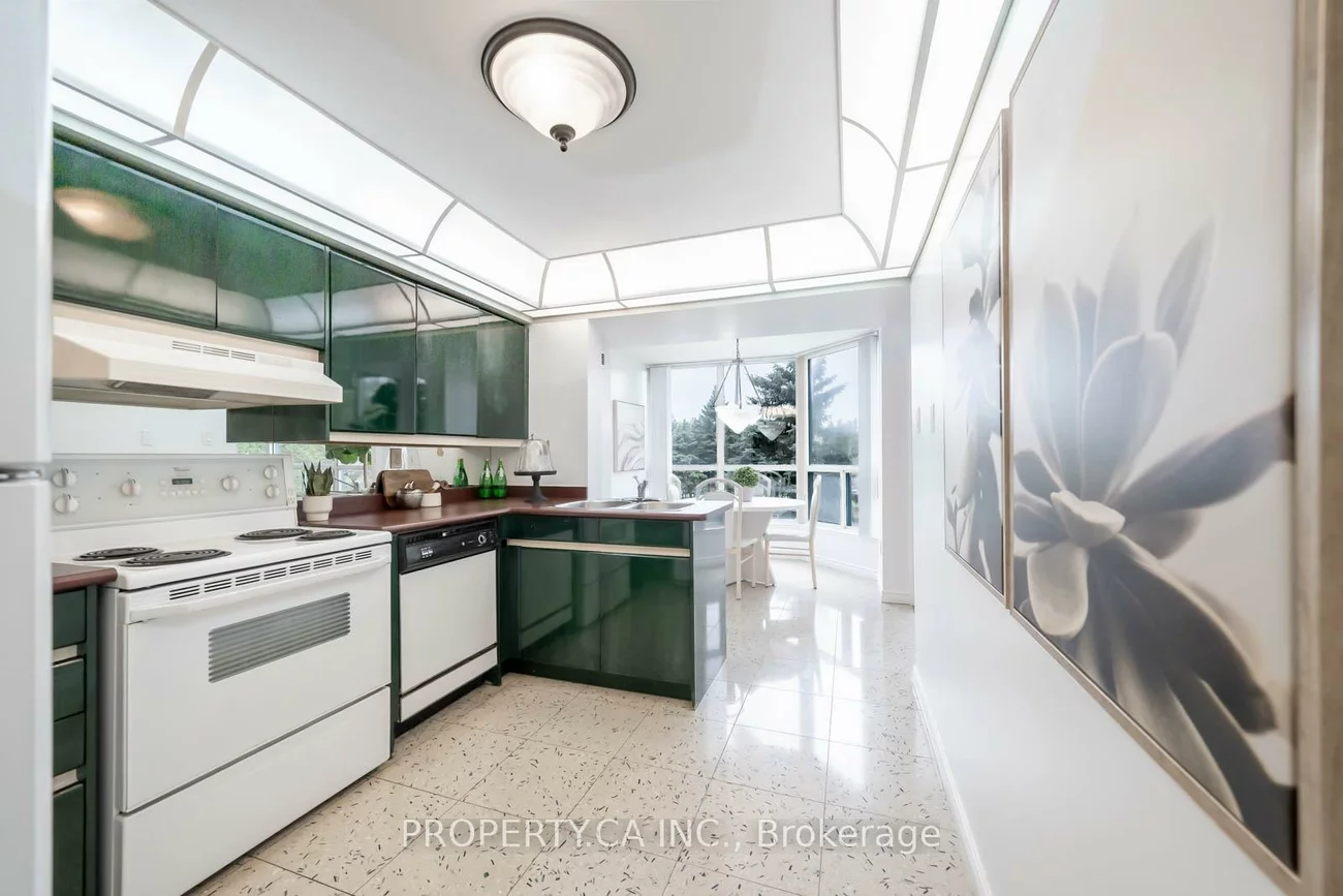 7300, Yonge, Crestwood-Springfarm-Yorkhill, Vaughan