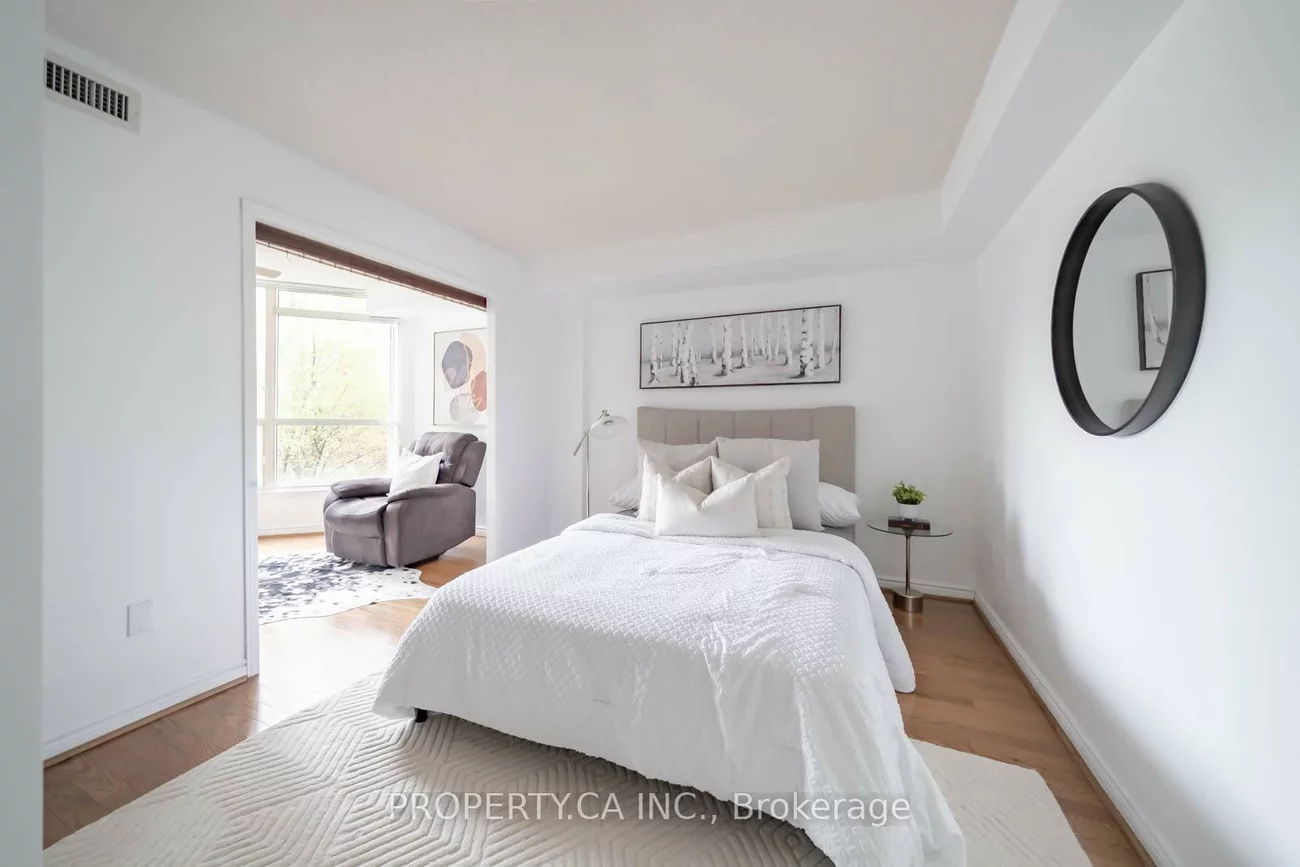 7300, Yonge, Crestwood-Springfarm-Yorkhill, Vaughan