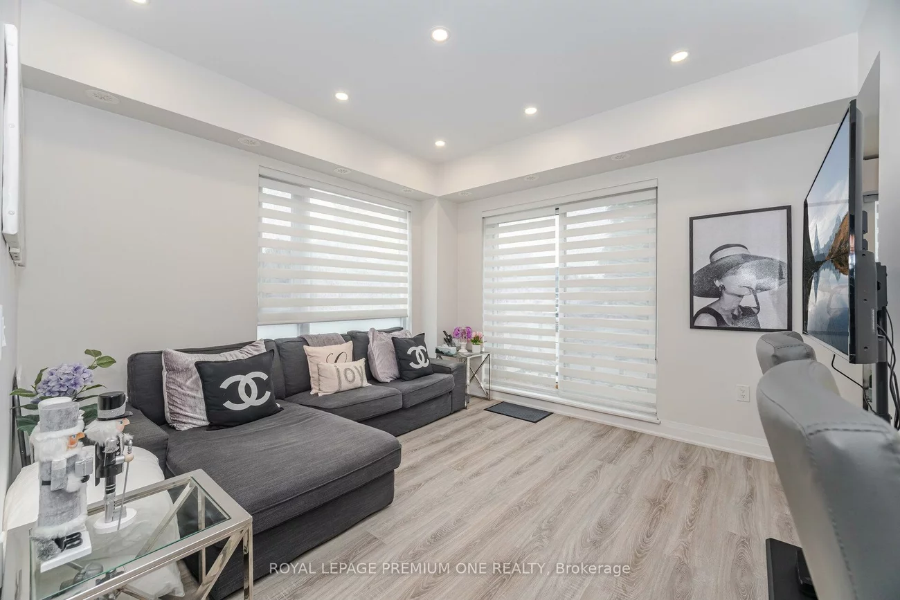 48, COLES, Vaughan Grove, Vaughan