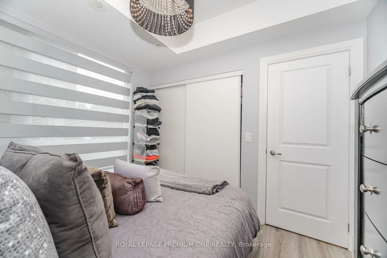 48, COLES, Vaughan Grove, Vaughan