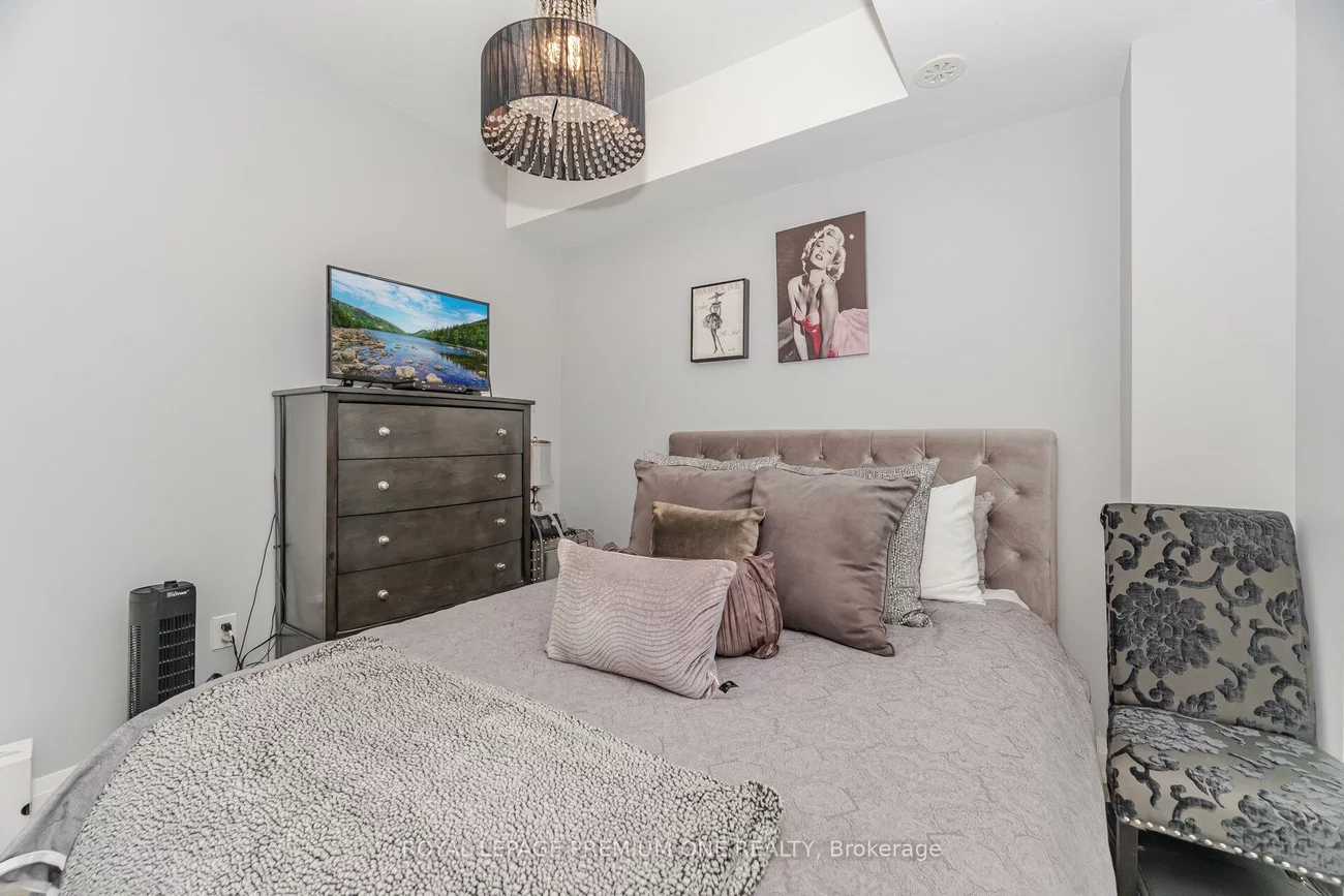 48, COLES, Vaughan Grove, Vaughan