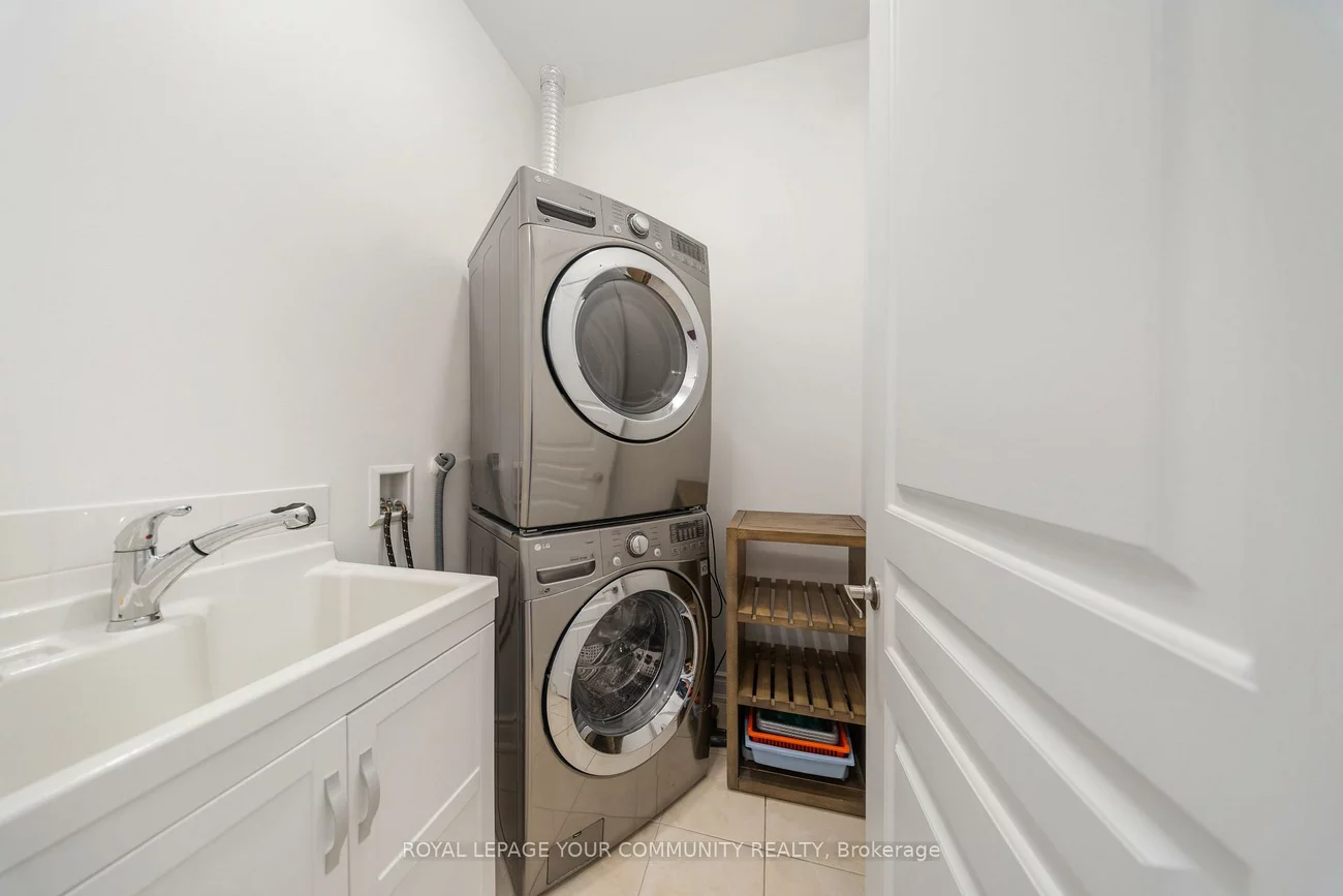 9245, Jane, Maple, Vaughan