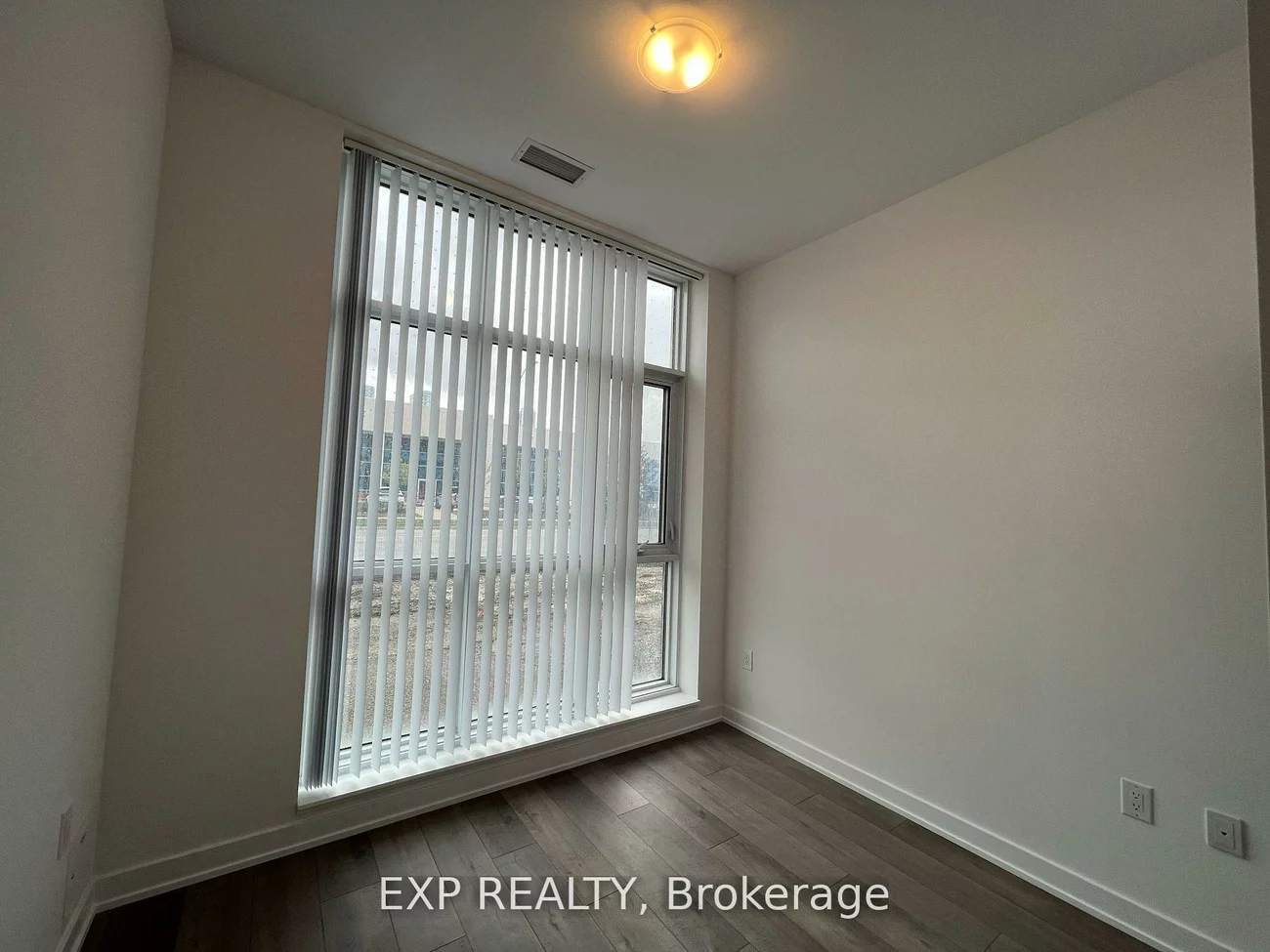 38, Honeycrisp, Vaughan Corporate Centre, Vaughan