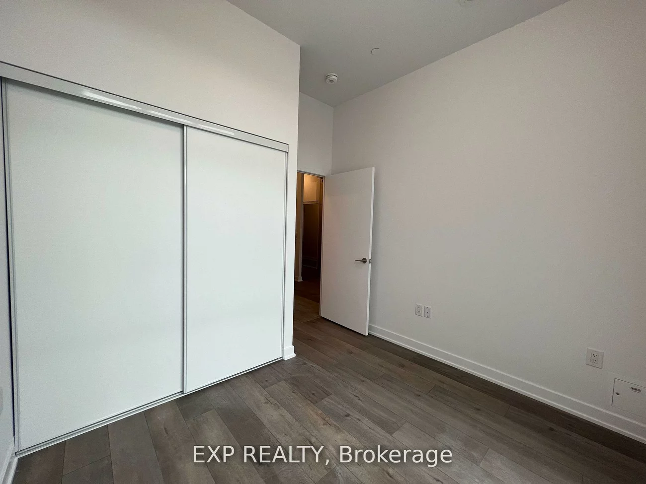 38, Honeycrisp, Vaughan Corporate Centre, Vaughan
