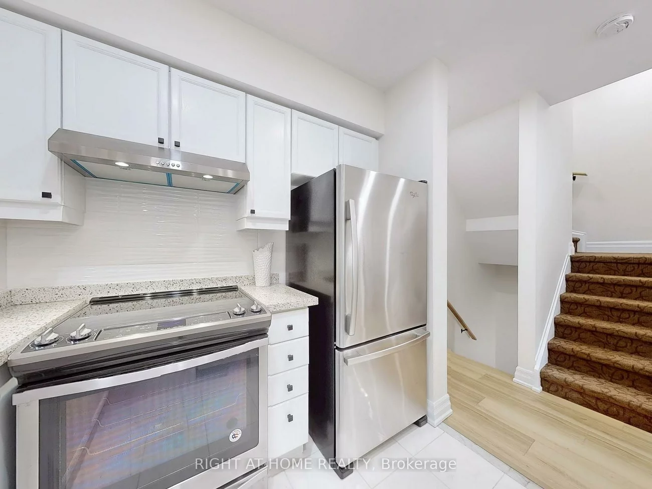 735, New Westminster, Brownridge, Vaughan