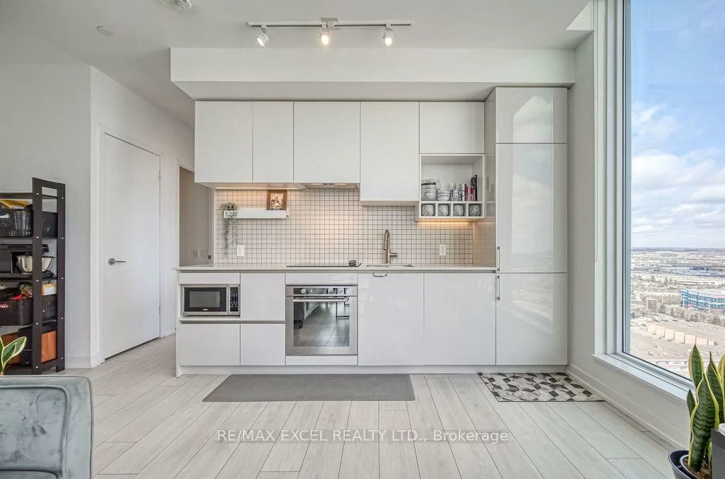 898, Portage, Vaughan Corporate Centre, Vaughan