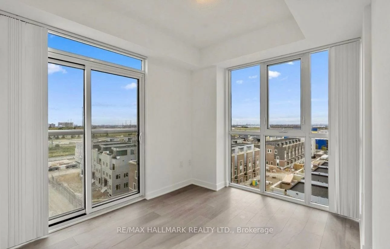 60, Honeycrisp, Vaughan Corporate Centre, Vaughan