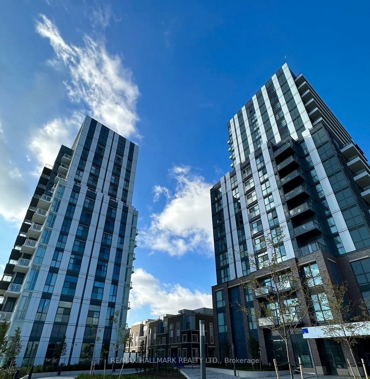 60, Honeycrisp, Vaughan Corporate Centre, Vaughan