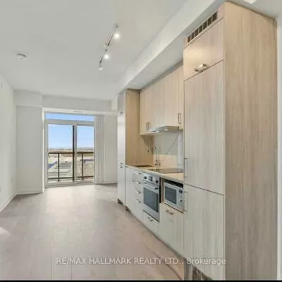 60, Honeycrisp, Vaughan Corporate Centre, Vaughan