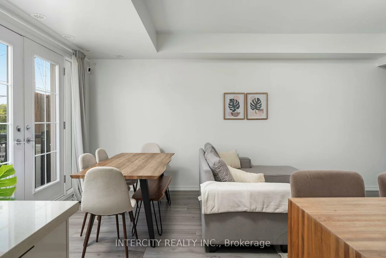 26, Bruce, East Woodbridge, Vaughan