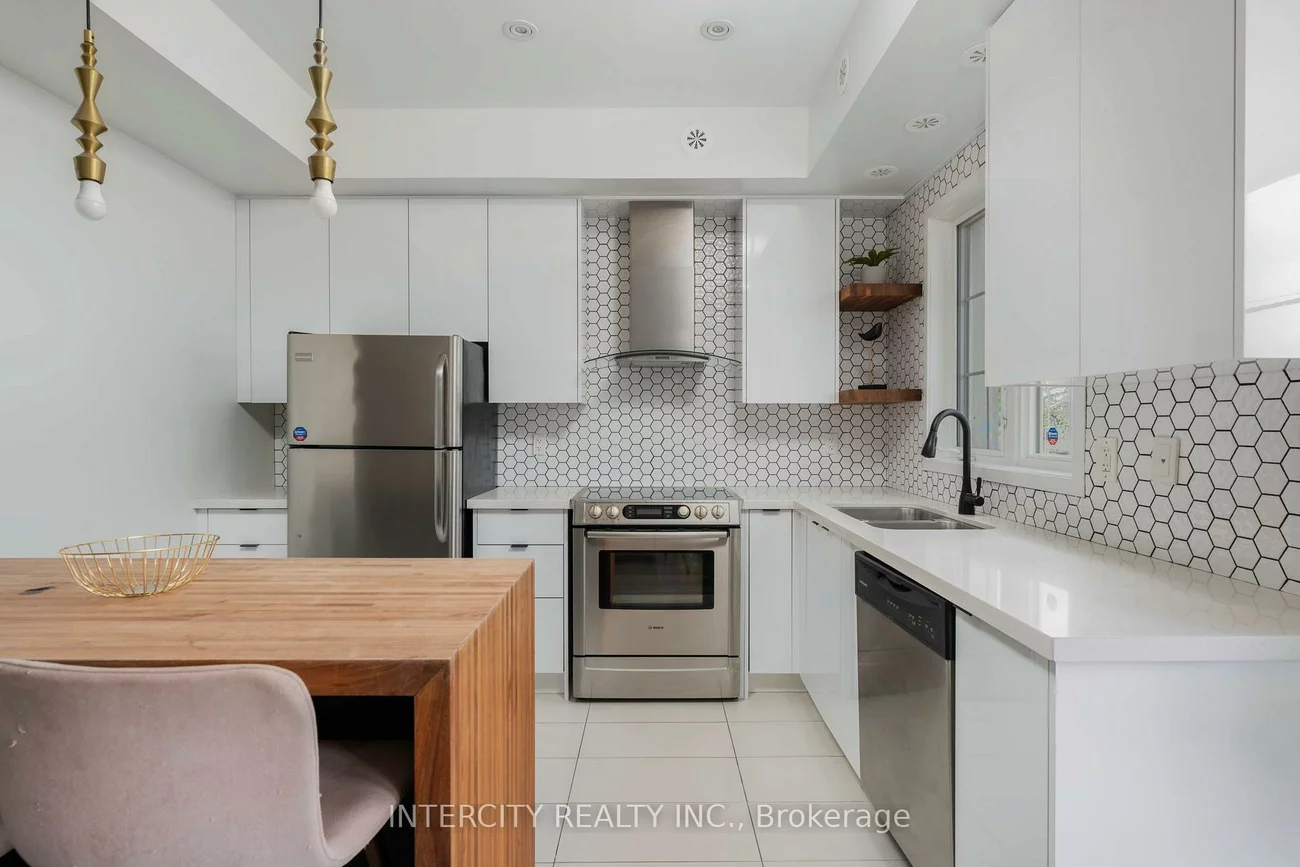 26, Bruce, East Woodbridge, Vaughan