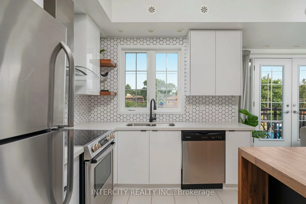 26, Bruce, East Woodbridge, Vaughan
