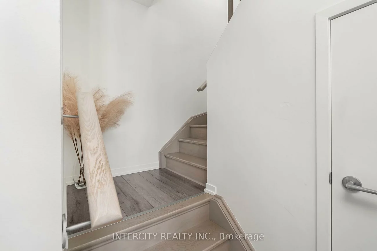 26, Bruce, East Woodbridge, Vaughan