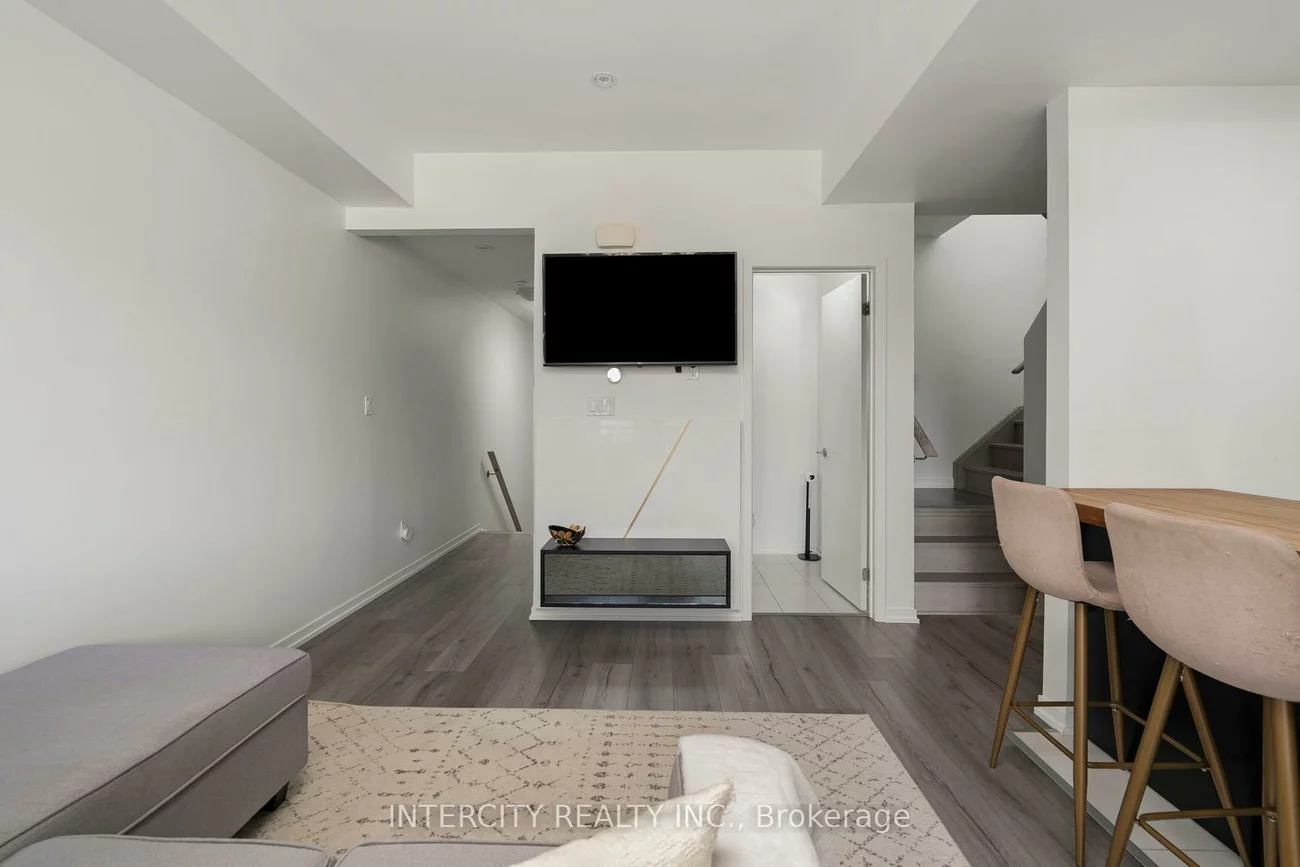 26, Bruce, East Woodbridge, Vaughan