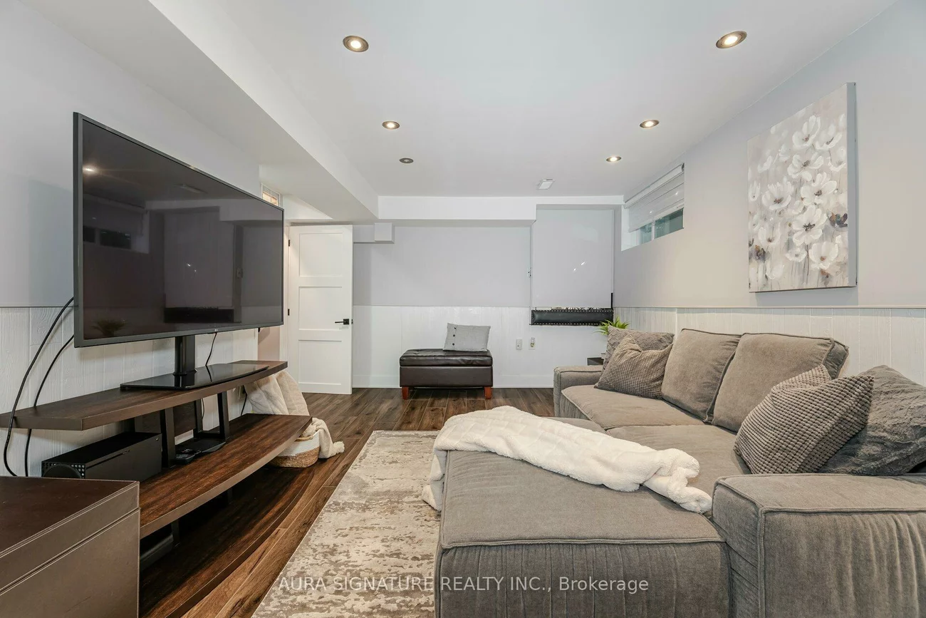 88, Rainbow, West Woodbridge, Vaughan
