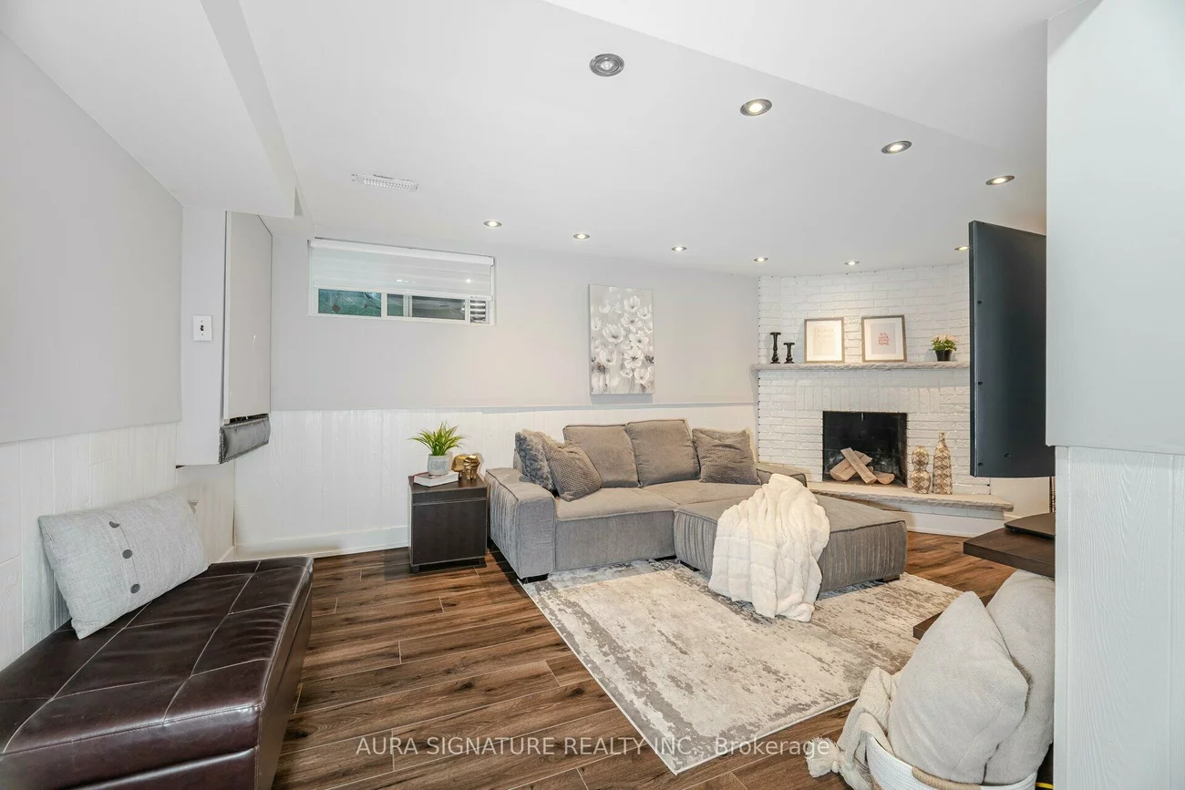 88, Rainbow, West Woodbridge, Vaughan