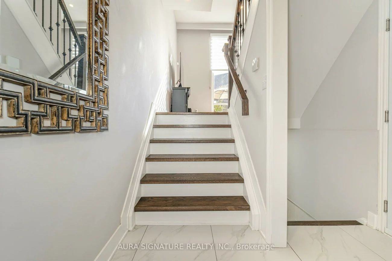 88, Rainbow, West Woodbridge, Vaughan