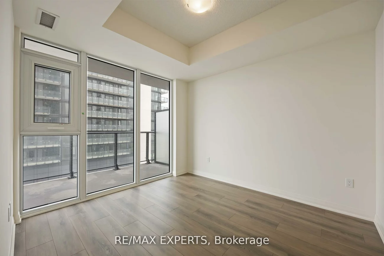 8960, Jane, Vellore Village, Vaughan